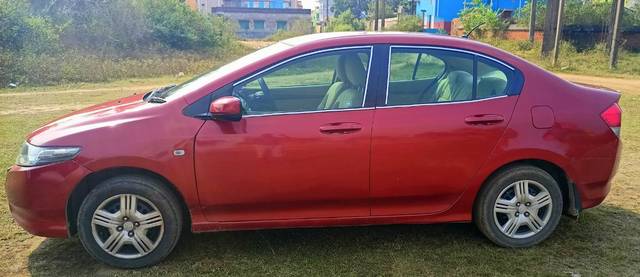 https://images10.gaadi.com/usedgaadi-sellcar/UsedCar/82575507-3c96-43d5-8321-383f1557a64f/6bf20d06-4c0a-40f7-81a7-a2007e9eac36.jpg?imwidth=6402