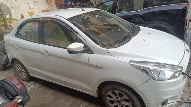 https://images10.gaadi.com/usedgaadi-sellcar/UsedCar/825816de-5294-4b1d-8b03-dd608a04b0c2/ef48a71f-870a-4b00-94c6-48847ef99e57.jpg?imwidth=6401