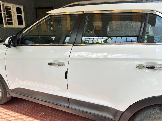 https://images10.gaadi.com/usedgaadi-sellcar/UsedCar/82708f7b-73d1-4e42-9d14-56b568ffe573/3b39fa4d-6934-40e5-9c35-7ac80d9a7db4.jpeg?imwidth=6402