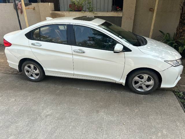 https://images10.gaadi.com/usedgaadi-sellcar/UsedCar/828dc56e-23d7-4c85-8712-dfa5f491990f/f237250b-b065-422b-b05c-6ad0ba477a23.jpg?imwidth=6401