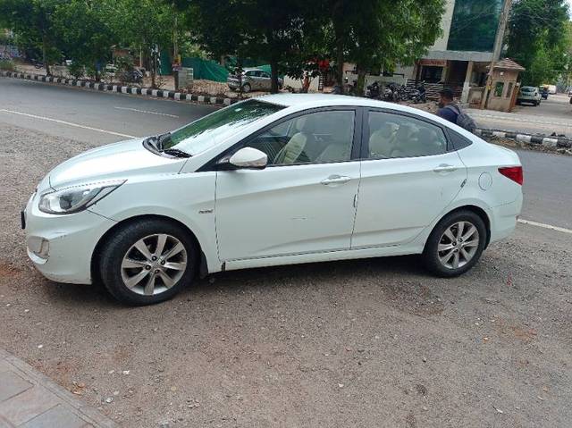 https://images10.gaadi.com/usedgaadi-sellcar/UsedCar/82a74611-eb19-45c9-ab18-ad0d71504127/dc98e22d-95ca-4ed8-93ef-96bc02206072.jpg?imwidth=6402