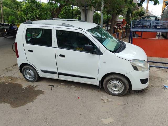 https://images10.gaadi.com/usedgaadi-sellcar/UsedCar/82b1007d-29be-44ce-8dc7-7002e036ff78/477738e5-40b0-4404-be82-2056d5fb8319.jpg?imwidth=6400