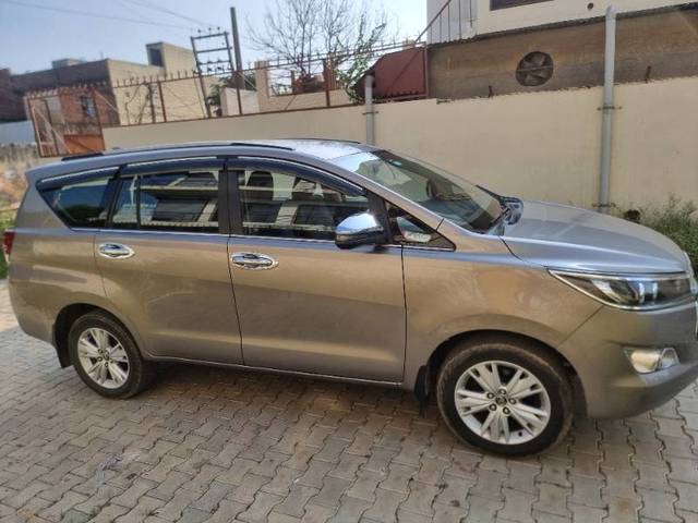 https://images10.gaadi.com/usedgaadi-sellcar/UsedCar/82ede249-939a-4df1-a200-7b38531b9742/4149e277-a931-4c96-8262-c579aa4d4552.jpg?imwidth=6401