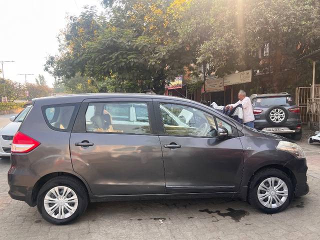 https://images10.gaadi.com/usedgaadi-sellcar/UsedCar/831ba355-3ea7-483f-a259-71ee2a2edb56/6a409436-8d3d-4b01-93d1-34b1f6581a17.jpeg?imwidth=6401