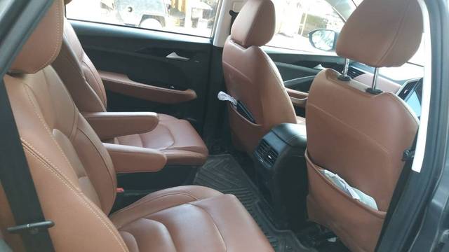 https://images10.gaadi.com/usedgaadi-sellcar/UsedCar/83242999-5507-4928-9851-77f2d4b09f3c/2788139b-edc0-4c7b-857f-de83a6516ab5.jpg?imwidth=6402