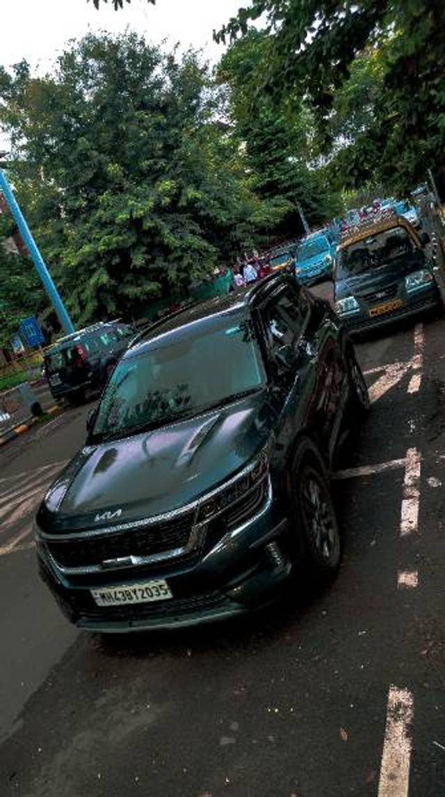 https://images10.gaadi.com/usedgaadi-sellcar/UsedCar/835a2da7-53ec-4db7-8096-47aee29e5c2c/78b64dab-8f6a-4eff-a0d0-188932d19908.jpg?imwidth=6401