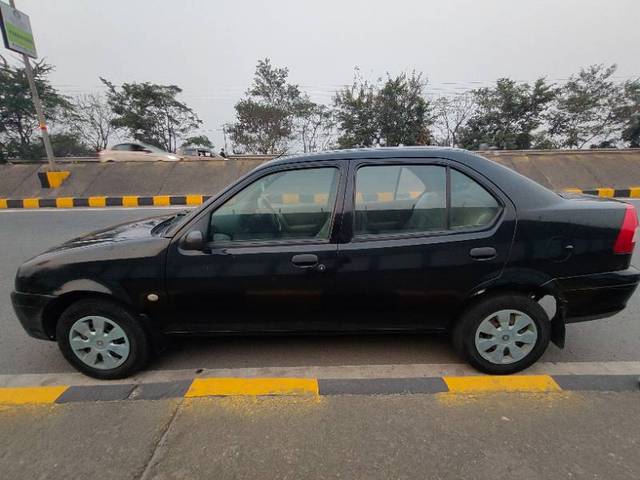 https://images10.gaadi.com/usedgaadi-sellcar/UsedCar/835d5b60-7f20-43b8-ad08-e5abfc8fc94c/4ea3556c-c1b4-490d-ab66-26e8c21ab817.jpg?imwidth=6402