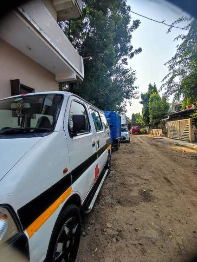 https://images10.gaadi.com/usedgaadi-sellcar/UsedCar/836e7a5c-7bbd-4da4-b199-1dd08569b198/2b8e1976-b1fe-4a16-9096-3930eb7b402c.jpg?imwidth=6402