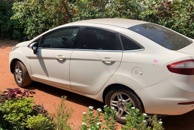 https://images10.gaadi.com/usedgaadi-sellcar/UsedCar/836f6c06-417e-40f3-aec7-25ad1c57aa8e/3ab4377c-0223-49d7-acdb-d0ebb72294d8.jpg?imwidth=6402