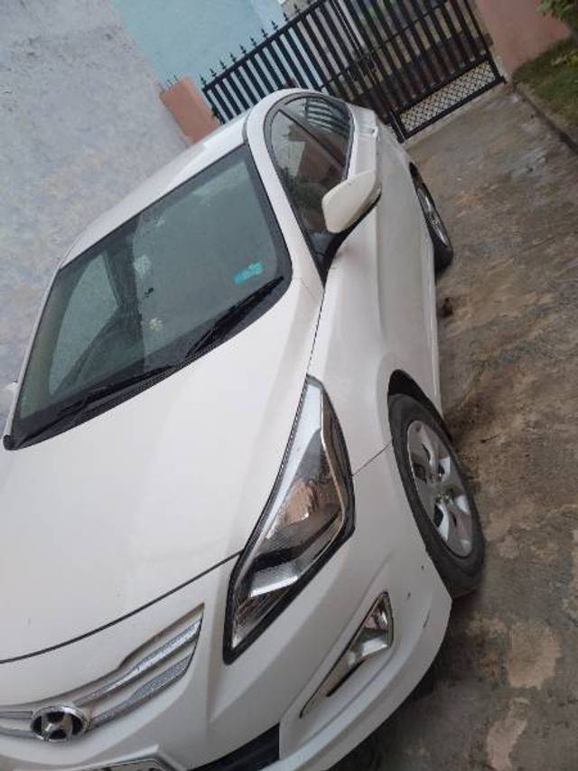 https://images10.gaadi.com/usedgaadi-sellcar/UsedCar/83b705d6-d317-41c6-a4cc-4ea946813fe3/1d4b63cc-fd63-4381-a26c-837aa58beb10.jpg?imwidth=6402