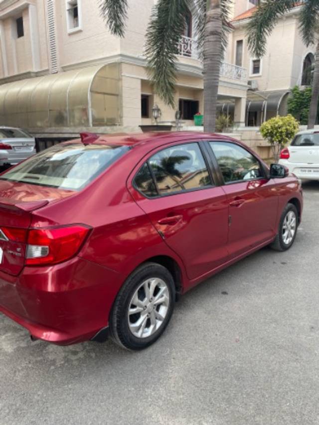 https://images10.gaadi.com/usedgaadi-sellcar/UsedCar/83f405c2-7f31-47a2-9bd1-e69af215d637/bcbdfeb7-4cbb-45c2-ab2d-8b034f1850c6.jpeg?imwidth=6401