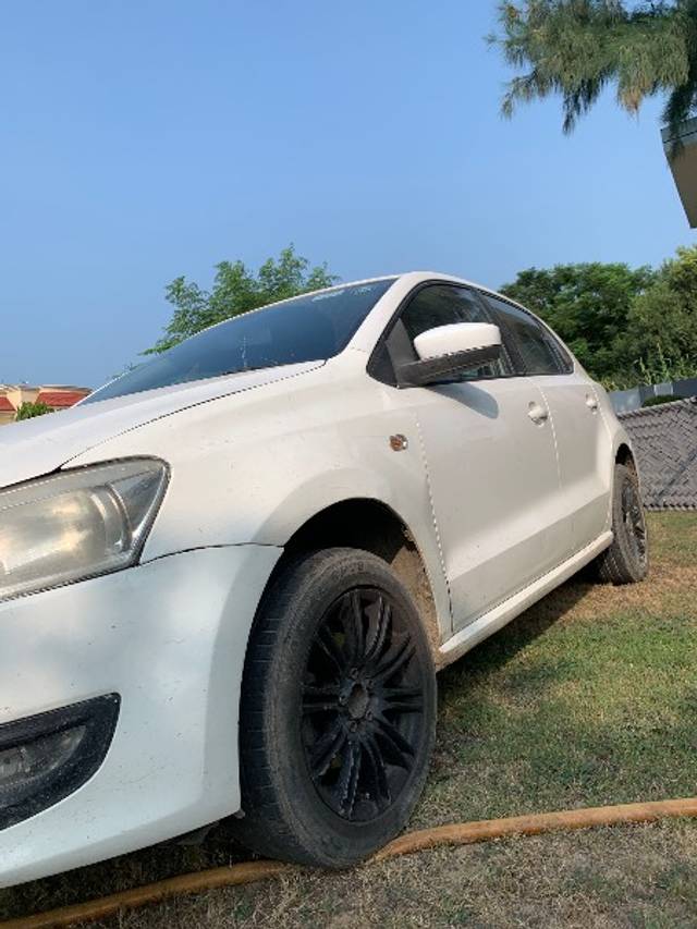 https://images10.gaadi.com/usedgaadi-sellcar/UsedCar/840a8cb8-727d-4265-a71d-9a901fe4347c/8a836445-a4d6-4e13-9f28-13b2a25ac473.jpg?imwidth=6400