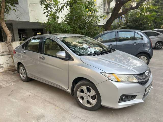 https://images10.gaadi.com/usedgaadi-sellcar/UsedCar/840f8e8e-01c5-46d8-aaa7-00939e84da47/e2148f8e-a2ff-43ae-b9ea-3bb4bd75ca5e.jpg?imwidth=6400