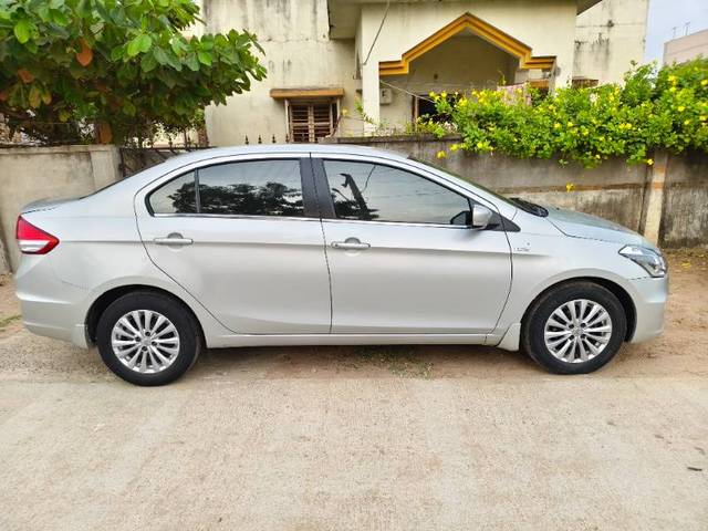 https://images10.gaadi.com/usedgaadi-sellcar/UsedCar/8442a62b-f065-4606-8a55-2f1ec3c995e9/c756c852-c43e-4bcd-8232-65a026aa3a49.jpg?imwidth=6401