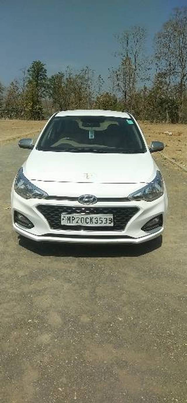 https://images10.gaadi.com/usedgaadi-sellcar/UsedCar/849364ec-e122-4441-b64a-0a0c4e3d649f/76a58382-d1d2-4f58-9a16-189de0d87d3d.jpg?imwidth=6400