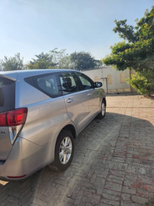 https://images10.gaadi.com/usedgaadi-sellcar/UsedCar/849ad2bc-8b8c-4457-9a25-82f2da8c0c82/5e34cdce-6a17-4c84-b5ef-f59b1ce75cca.jpg?imwidth=6401