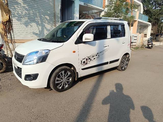 https://images10.gaadi.com/usedgaadi-sellcar/UsedCar/849de116-e2cf-483d-8dec-37dcf8eb2bba/549fec0d-5bb1-4980-871d-44457771ff46.jpg?imwidth=6400