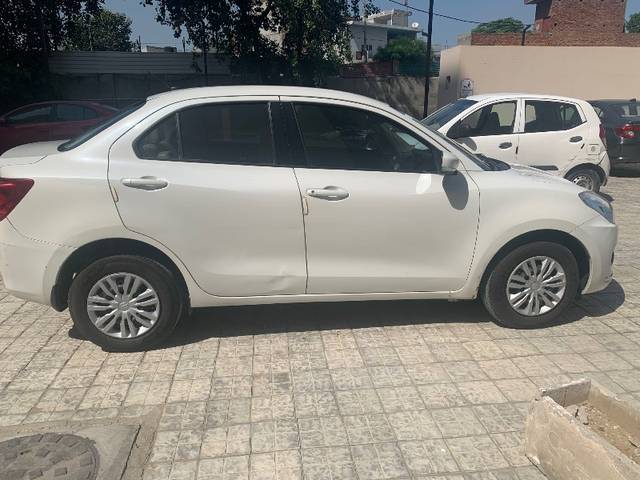 https://images10.gaadi.com/usedgaadi-sellcar/UsedCar/849deb6d-2587-4209-95c2-0f2e2a9e3384/de5fbd0a-ee7f-40bb-8ec4-844706cda79e.jpg?imwidth=6401