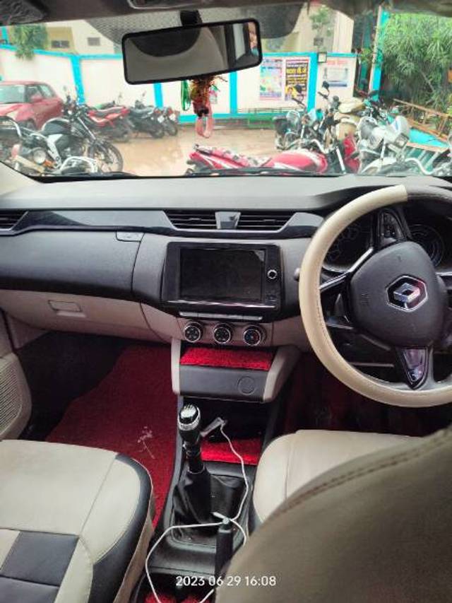 https://images10.gaadi.com/usedgaadi-sellcar/UsedCar/84a05005-e9ed-43c1-958f-51ce079a0ee4/d12a4428-760b-44b3-a0b0-894e6374dd06.jpg?imwidth=6402