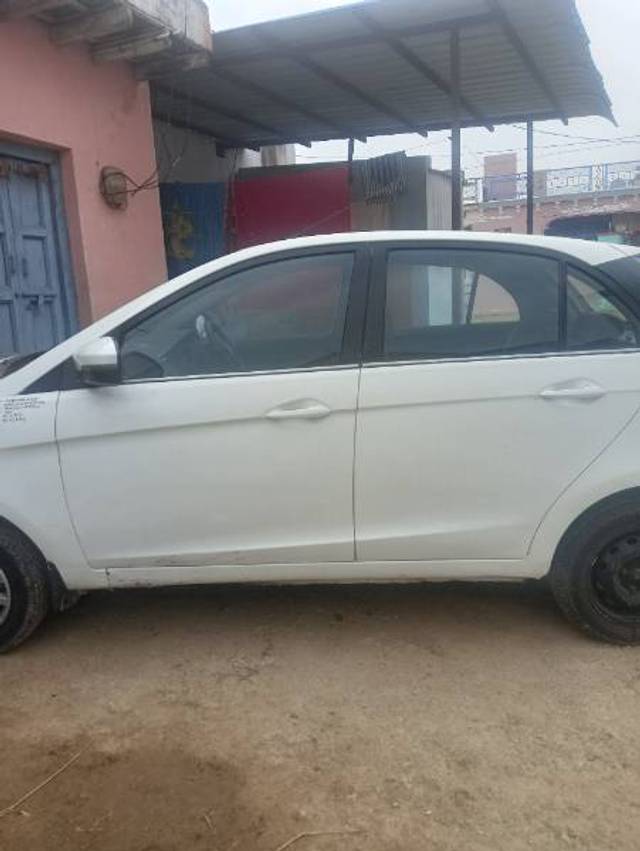 https://images10.gaadi.com/usedgaadi-sellcar/UsedCar/84b39c05-e00c-46b5-9955-c08d4176b97b/54cae21e-4963-4d8c-8fe3-6fa3989e0ea1.jpg?imwidth=6400