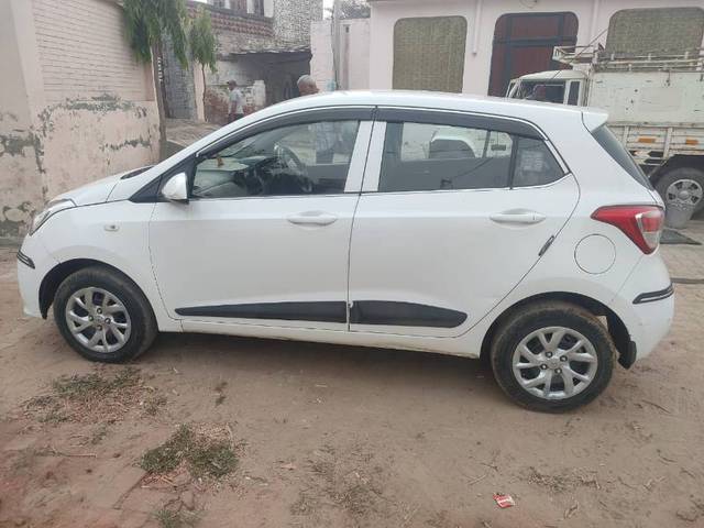 https://images10.gaadi.com/usedgaadi-sellcar/UsedCar/84cb4ae5-7e8e-47c3-8f23-1d8e2ffb883a/724a5dfc-d86d-4c9b-904a-8b9103ba9187.jpg?imwidth=6402