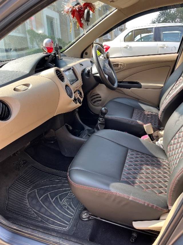 https://images10.gaadi.com/usedgaadi-sellcar/UsedCar/850d2a9f-e6da-4be6-9c40-34997ce86ae0/9bdd6d94-a73a-4e5e-9c8a-7b7d70b5c3f6.jpeg?imwidth=6402