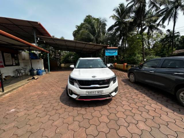 https://images10.gaadi.com/usedgaadi-sellcar/UsedCar/8598c778-01f2-4577-ad1a-ef00923bf27f/26f58d7b-60b9-4afe-a3e5-5c10cc93fd42.jpg?imwidth=6400