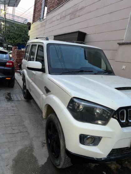 Mahindra Scorpio S7 140 BSIV Mahindra Scorpio S7 140 BSIV