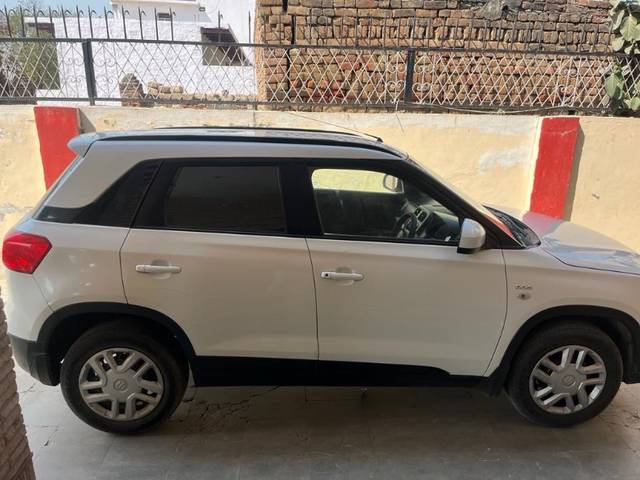 https://images10.gaadi.com/usedgaadi-sellcar/UsedCar/85bcbb67-0801-473c-b70d-8e73b3c1d645/ea67706d-044b-46f7-af66-447280d08c9e.jpeg?imwidth=6401