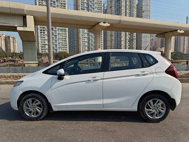 https://images10.gaadi.com/usedgaadi-sellcar/UsedCar/85c48460-121c-4846-b157-f5b08289c747/173ed1a6-8335-4ed2-9790-98aea9c97619.jpg?imwidth=6400