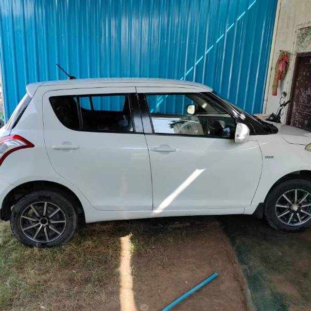 https://images10.gaadi.com/usedgaadi-sellcar/UsedCar/85d1e55c-1817-4247-b653-26ded9199643/d4cbd26c-9876-4921-853b-e5961f77c2bf.jpg?imwidth=6401