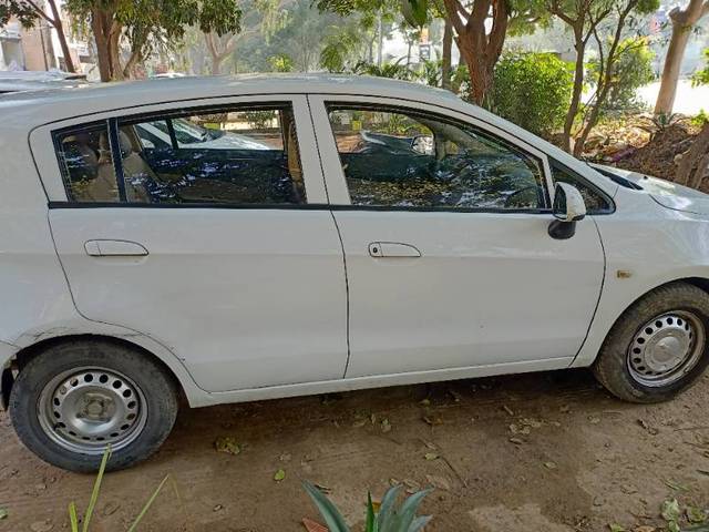 https://images10.gaadi.com/usedgaadi-sellcar/UsedCar/8617f605-d3cc-4ceb-ab68-442a353e9631/31771774-1b2a-4183-8200-3a7460450fa1.jpg?imwidth=6401