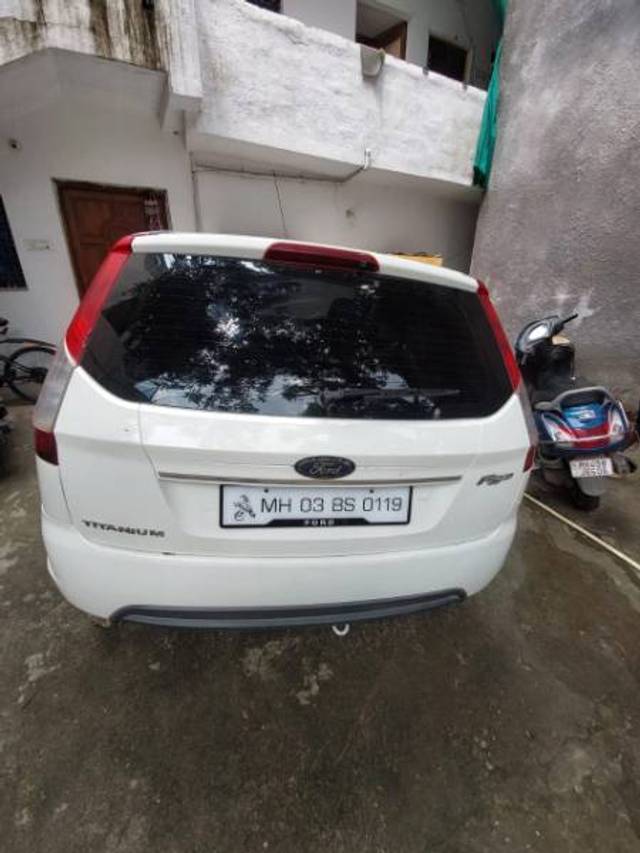 https://images10.gaadi.com/usedgaadi-sellcar/UsedCar/863e9b1c-36b4-44aa-b3c5-90dd878d78b4/a4369e2d-7048-4aae-b6fb-2de533680dbd.jpg?imwidth=6401