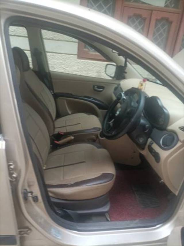 https://images10.gaadi.com/usedgaadi-sellcar/UsedCar/866cecc5-d72b-44ef-8fa5-ea17174d186b/793cd37f-1911-42d1-8851-2d8746f2180f.jpg?imwidth=6402