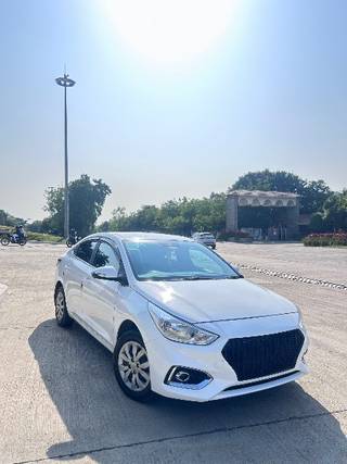 Hyundai Verna 2017-2020 Hyundai Verna VTVT 1.4 EX