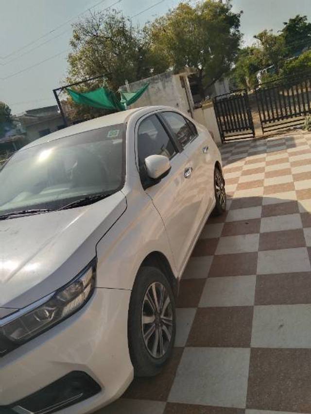 https://images10.gaadi.com/usedgaadi-sellcar/UsedCar/8676891a-68f3-48fd-9079-dc572785618f/e04e6669-4bc3-4694-b7f3-91d47e5cc45f.jpg?imwidth=6401