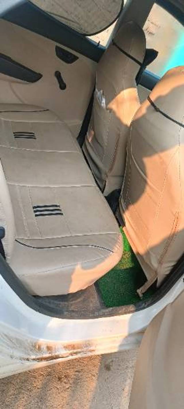 https://images10.gaadi.com/usedgaadi-sellcar/UsedCar/87140636-ea8a-4af7-8058-a80930059677/5757415f-7ae7-4cae-9dd7-87f6da41f3a0.jpg?imwidth=6401