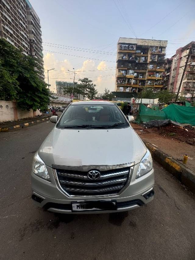 https://images10.gaadi.com/usedgaadi-sellcar/UsedCar/871afec3-5b29-427b-abae-b58365d4e8da/1e50d60d-154d-45f6-9302-ab6c43723ab6.jpeg?imwidth=6401