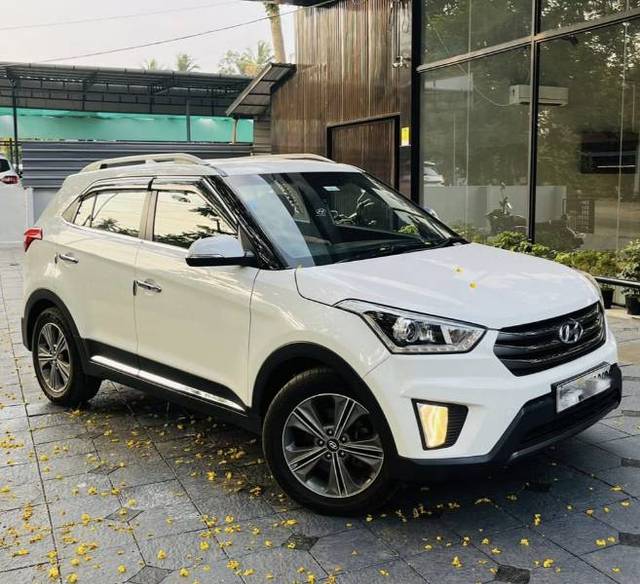 https://images10.gaadi.com/usedgaadi-sellcar/UsedCar/87aa36c2-1c22-4735-9ffe-eee56f356183/c9cbff84-6f99-45ba-a796-84bcc8181ec2.jpg?imwidth=6401