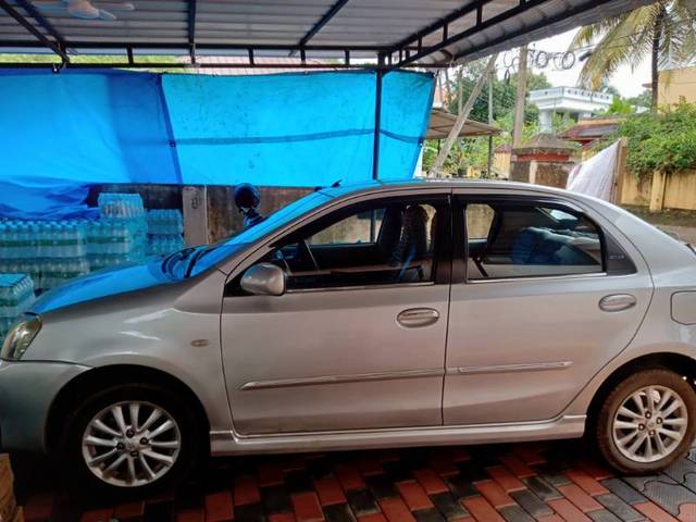 https://images10.gaadi.com/usedgaadi-sellcar/UsedCar/87e21198-471d-438b-bea8-27701e6245da/4212a2cb-39b7-4e81-855f-f0c4d7aed16e.jpg?imwidth=6400