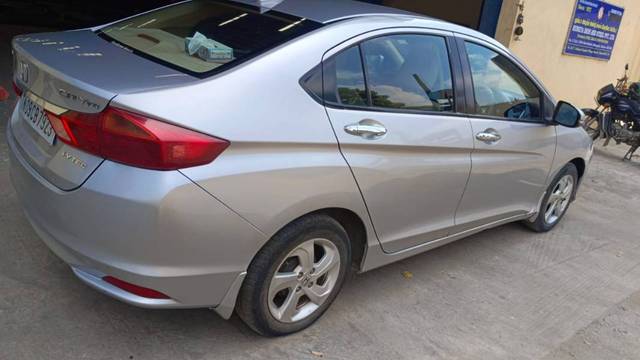 https://images10.gaadi.com/usedgaadi-sellcar/UsedCar/87ff4c20-00c5-4a1c-ab9e-eb22d3a5bc41/acfa393b-76c2-4c04-8f05-99c50d75ca52.jpg?imwidth=6402