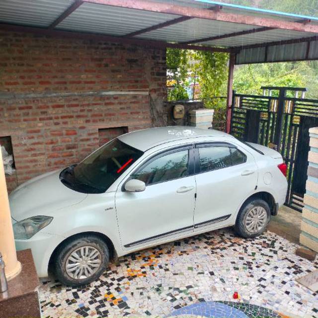 https://images10.gaadi.com/usedgaadi-sellcar/UsedCar/8810af5c-f40c-40c0-be38-f32f6f392b2e/cb200e2b-5e09-4ac5-b7bd-43f7ee1da303.jpg?imwidth=6400