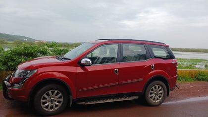 Mahindra XUV500 W10 2WD