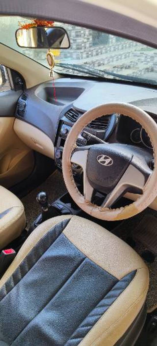 https://images10.gaadi.com/usedgaadi-sellcar/UsedCar/883b7214-997c-4945-aaf1-72f44f933d9e/7b72b782-915e-4854-b571-fc2e7b45d67f.jpg?imwidth=6401