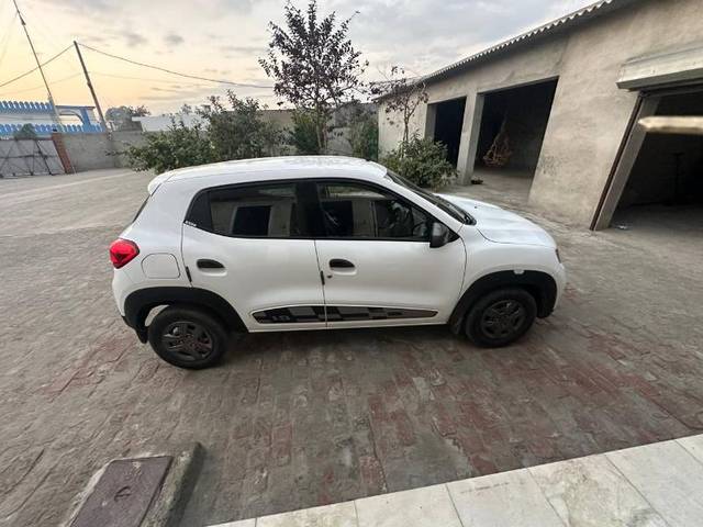 https://images10.gaadi.com/usedgaadi-sellcar/UsedCar/88517216-b56d-4f83-a2b4-001d5a3ebd94/570834a9-5602-4f84-a1b1-6a1dad94abca.jpg?imwidth=6401