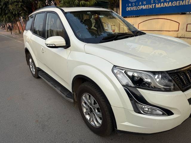 https://images10.gaadi.com/usedgaadi-sellcar/UsedCar/88710abf-6108-4017-b2dd-5dd39e75b22b/a0c8d1a0-9109-4c57-825d-cf78ddb089b6.jpeg?imwidth=6400