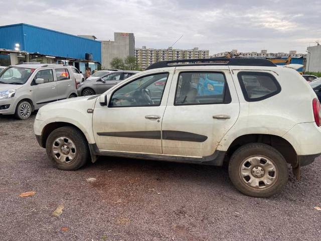 https://images10.gaadi.com/usedgaadi-sellcar/UsedCar/887b055c-0733-4f78-8926-1a581bfc9b21/881182b8-9326-4648-9f1b-c2b1be9ef848.jpg?imwidth=6402