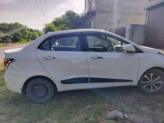 https://images10.gaadi.com/usedgaadi-sellcar/UsedCar/889d5bd8-c045-40e6-8404-91f90f1f432a/cc260ae0-7779-45e9-83e6-f3039fcddd73.jpg?imwidth=6400