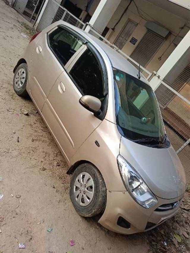 https://images10.gaadi.com/usedgaadi-sellcar/UsedCar/88fdc77d-ee03-411b-a52a-5a68ca7d05b2/b9a07bc0-3912-4303-8cb7-54a6e5330406.jpg?imwidth=6402