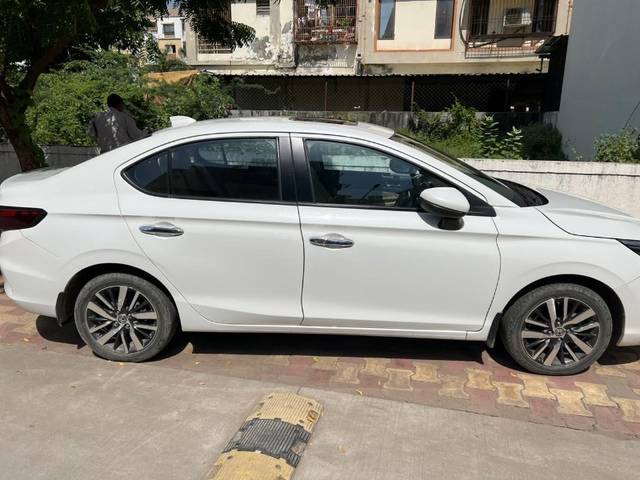 https://images10.gaadi.com/usedgaadi-sellcar/UsedCar/890a8935-7e53-4205-909c-83c48aec1bb4/e7bc5bb4-dd7f-4074-b785-5a773f069eb7.jpg?imwidth=6401